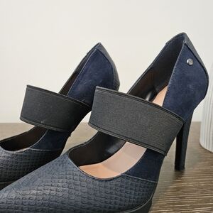 Simply Vera black leather and navy suede pumps